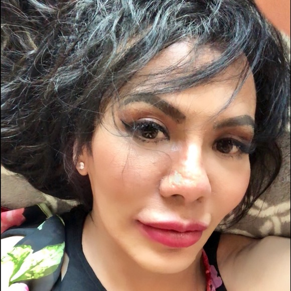 Meet your Posher, June - Picture 1 of 1